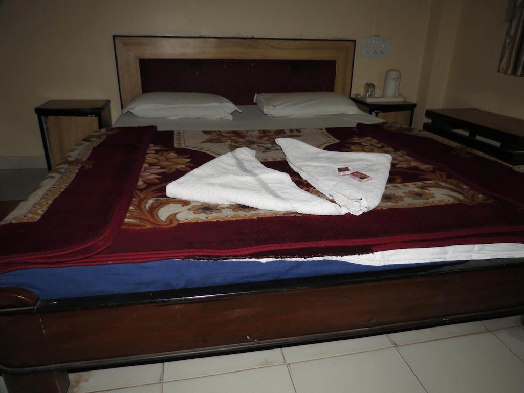 Hotel Sunny Classic Mahābaleshwar Szoba fotó