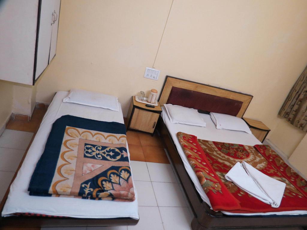 Hotel Sunny Classic Mahābaleshwar Kültér fotó