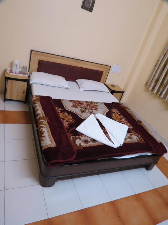 Hotel Sunny Classic Mahābaleshwar Kültér fotó